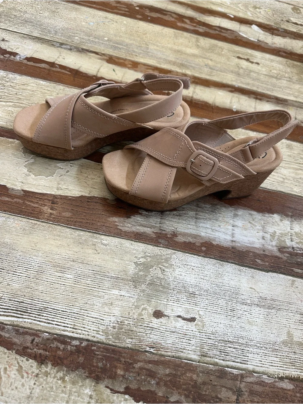 Clarks Collection Women's Nerisa Pace Leather Wedges Sand - 7 Medium
